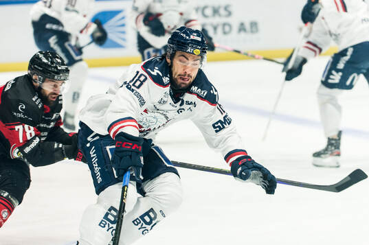 Malmö Redhawks Robin Hanzl och Linköpings Remi Elie