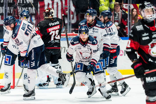 Linköpings Linus Hultström jublar