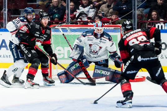 Linköpings målvakt Jesper Myrenberg och Malmö Redhawks