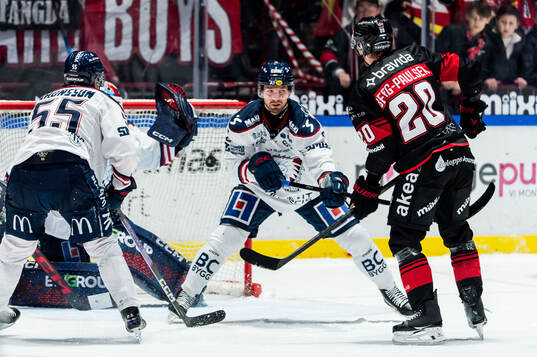Malmö Redhawks Thomas Berg Paulsen jublar