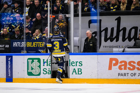 HV71s Axel Landén  i utvisningsbåset