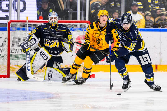 HV71s Tanner Kero och Skellefteås Michael Brandsegg-Nygård