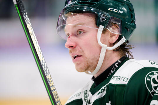 Färjestads Oskar Steen har ont