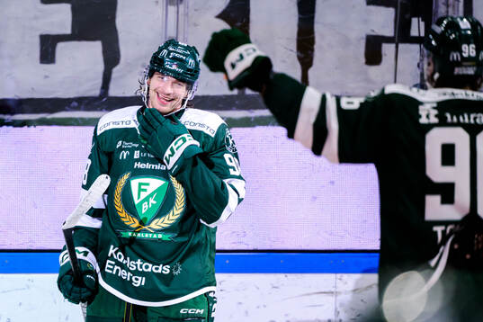 Färjestads Marian Studenic jublar
