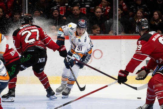 Örebros Peetro Seppälä och Växjös Felix Robert