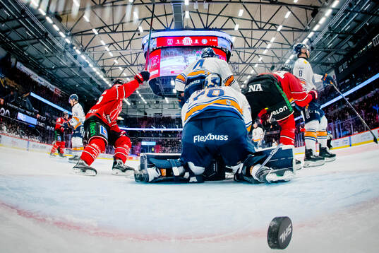 Örebros Peetro Seppälä gör 2-2 på Växjös målvakt
