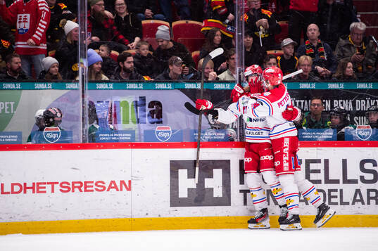 Timrås Linus Nässén och Emil Pettersson jublar