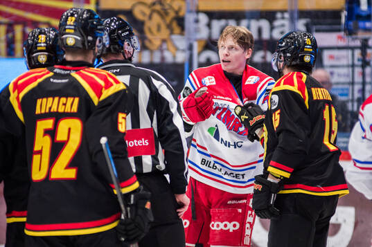 Timrås Erik Walli Walterholm och Brynäs Simon Bertilsson
