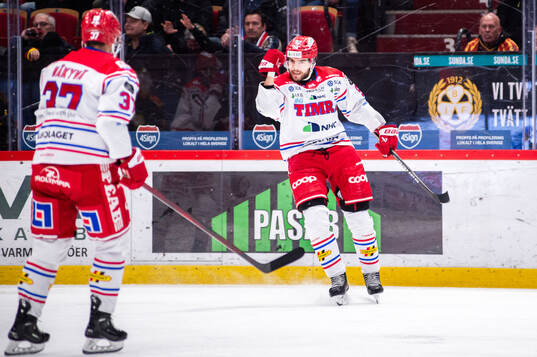 Timrås Magnus Pääjärvi jublar