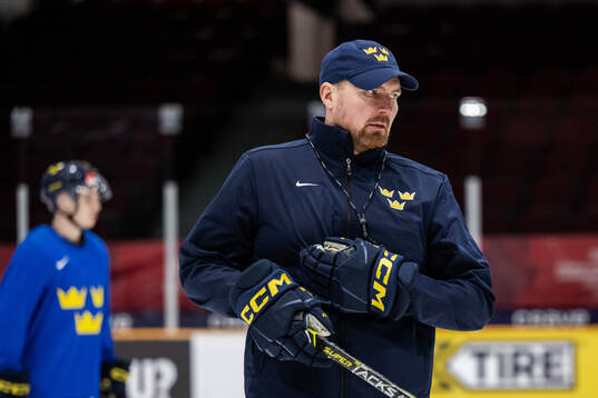 Assistant coach Nicklas Grossmann of Sweden at a practice