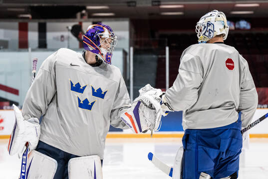 Goaltender Melvin Strahl and goaltender Marcus Gidlöf of