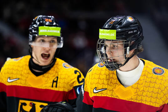 Julius Sumpf and David Lewandowski of Germany