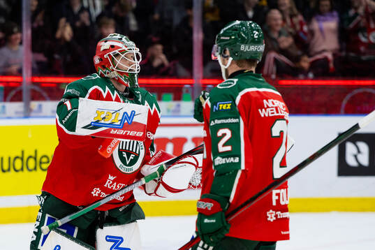 Frölundas målvakt Lars Johansson och Christian Folin