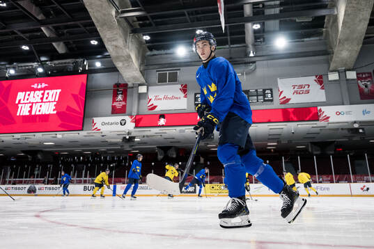 Bläddra bland fler bilder av 2025 IIHF World Junior Championship, day 6, Sweden, Morning Skate