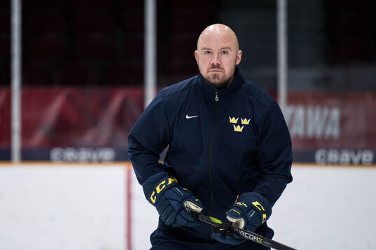 Assistant coach Nicklas Grossmann of Sweden at a practice