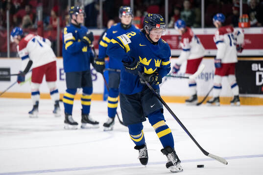 Isac Hedqvist of Sweden ahead ofof the 2025 IIHF World