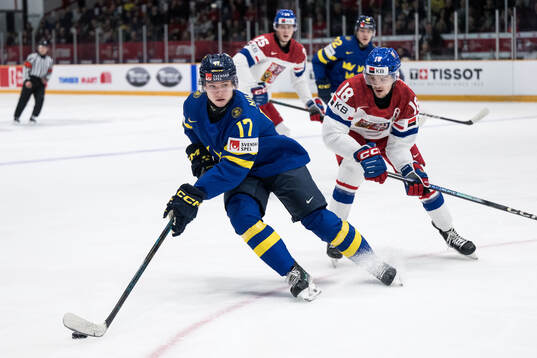 Felix Nilsson of Sweden and Matej Mastalirsky of Czech