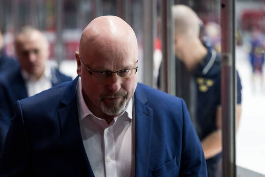 Head coach Head coach Patrik Augusta of Czech Republic