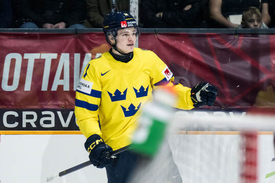 Zeb Forsfjäll of Sweden celebrates
