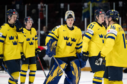 Goaltender Melker Thelin of Sweden