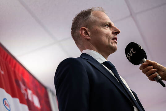 Head coach Magnus Hävelid of Sweden in mixed zone