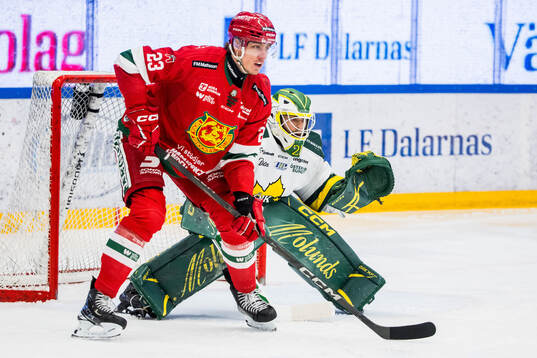 Moras Gustav Olhaver och Östersunds målvakt Andreas