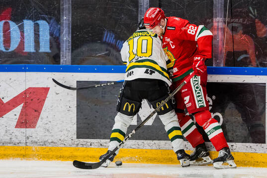 Östersunds Johan Mörnsjö och Moras Roope Laavainen