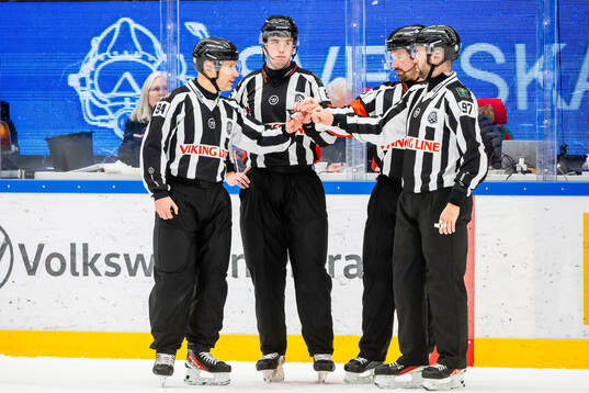 Domare Oscar Niklasson och Domare Filip Granrud och