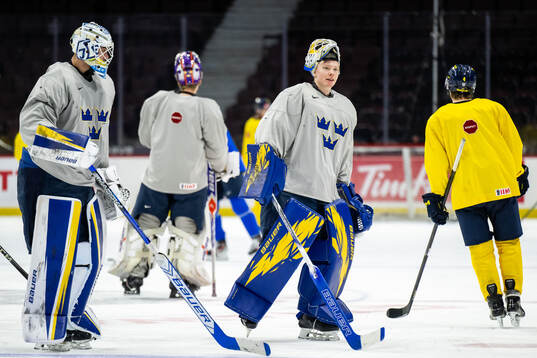 Goaltender Marcus Gidlöf and goaltender Melker Thelin of