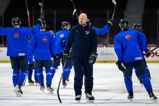 Assistant coach Nicklas Grossmann of Sweden at a practice