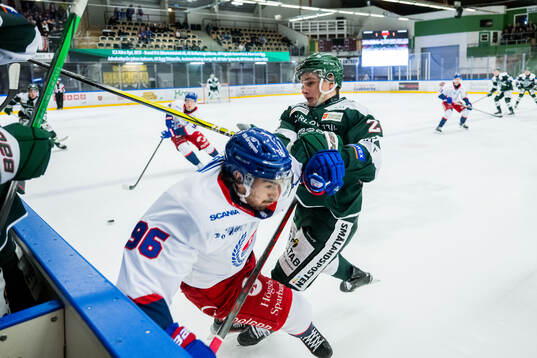 Bläddra bland fler bilder av Ishockey, Hockeyallsvenskan, Tingsryd - Oskarshamn