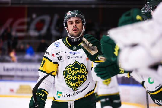 Björklövens Maxime Fortier jublar