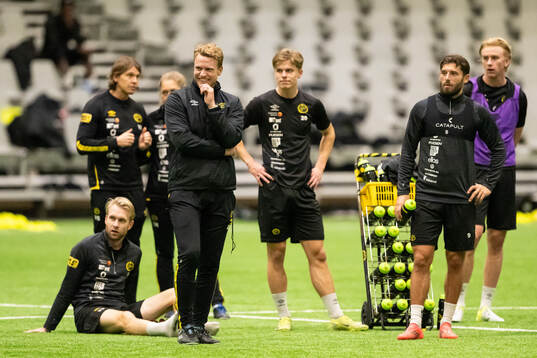 Tränare Oscar Hiljemark och Arber Zeneli