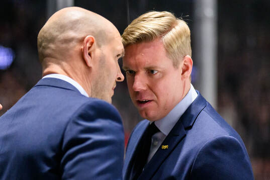 Och HV71s tränare Anton Blomqvist