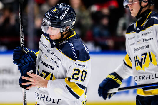 HV71s Andre Petersson deppar