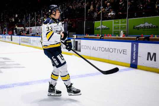 HV71s Måns Lindbäck deppar