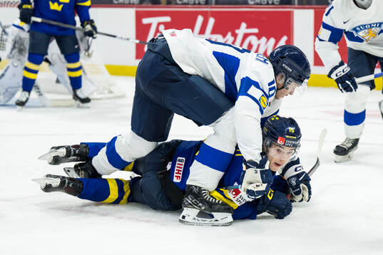 Emil Pieniemi of Finland and David Edstrom of Sweden