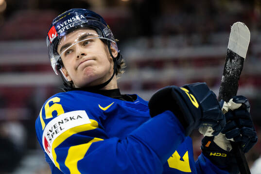 Felix Unger Sörum of Sweden looks dejected