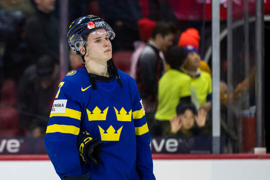 Felix Nilsson of Sweden looks dejected