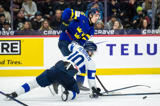 Emil Pieniemi of Finland and David Edstrom of Sweden