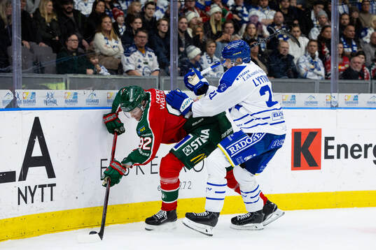 Frölundas Filip Cederqvist och Leksands Joonas Lyytinen