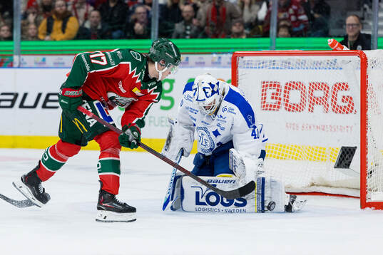 Leksands Mantas Armalis och Frölundas Isac Born