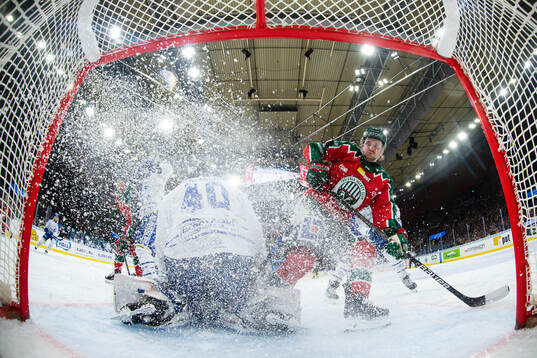 Leksands målvakt Mantas Armalis och Frölundas Linus