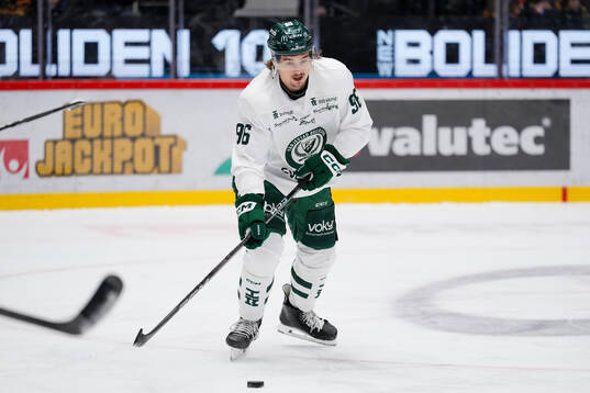 Färjestads David Tomasek före ishockeymatchen i SHL