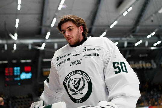Färjestads målvakt Damian Clara före ishockeymatchen i