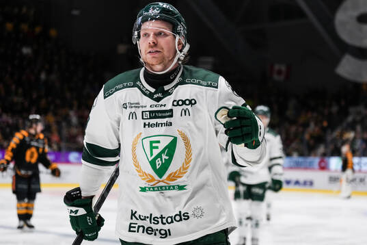 Färjestads Oskar Steen jublar