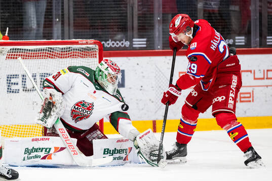 Timrås Filip Hållander och Modos Olle Eriksson Ek