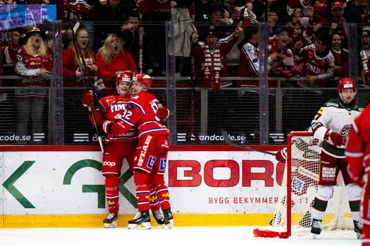 Timrås Erik Walli Walterholm och Anton Lundmark jublar