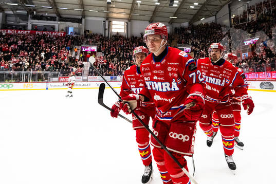 Timrås Erik Walli Walterholm jublar