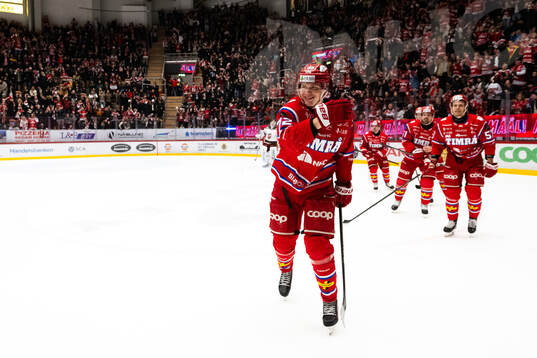 Timrås Erik Walli Walterholm jublar